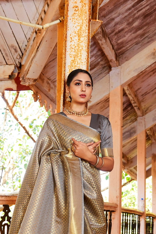 Kanjeevaram Handloom Silk Saree with Rich Traditional Weaving