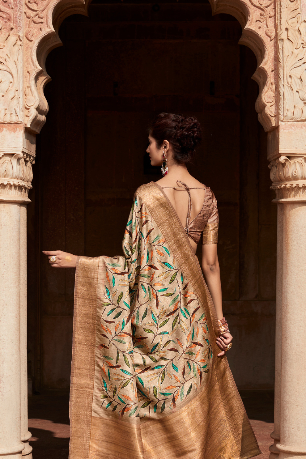 Handloom Silk – Timeless Craftsmanship with a Luxurious Touch - LaVante Fashion