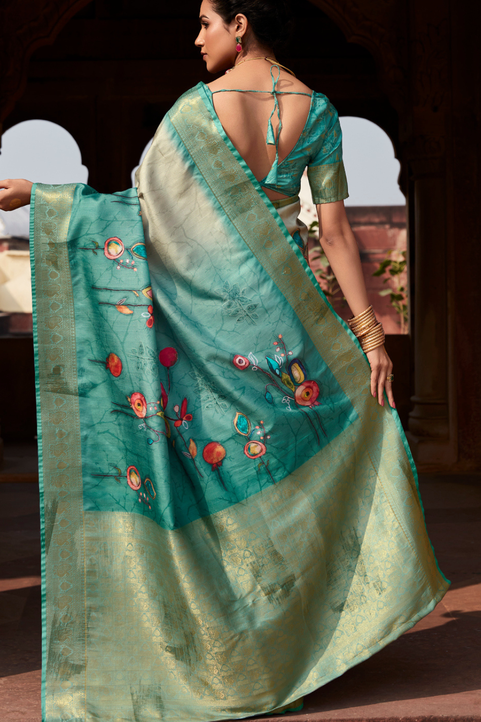 Handloom Silk – Timeless Craftsmanship with a Luxurious Touch - LaVante Fashion