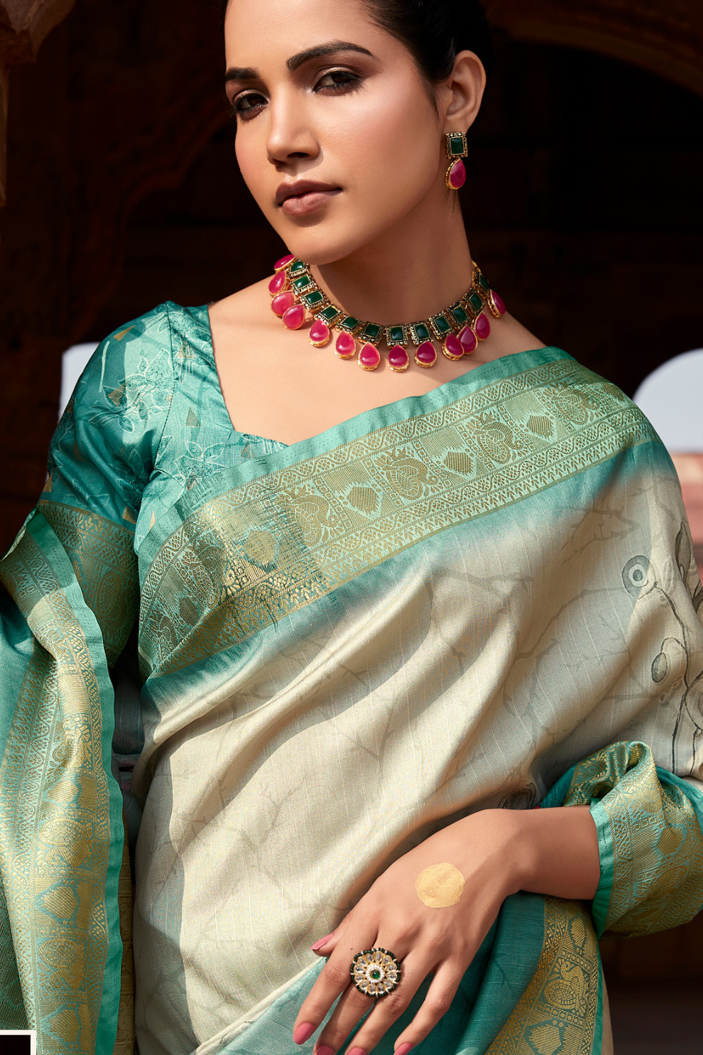 Handloom Silk – Timeless Craftsmanship with a Luxurious Touch - LaVante Fashion
