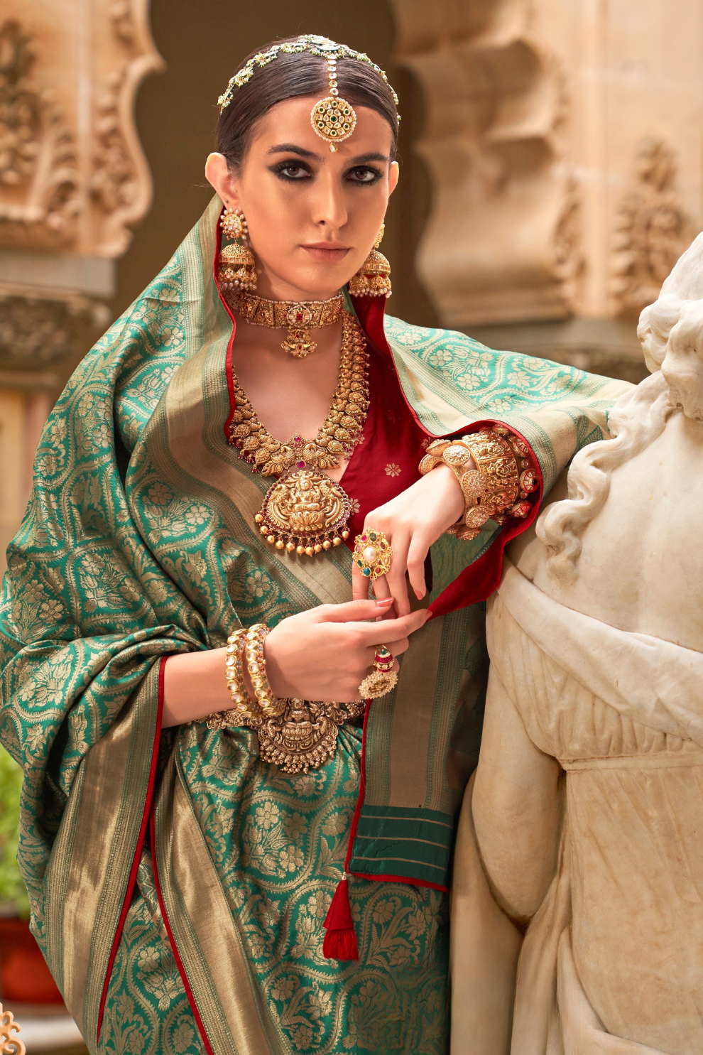 Royal Banarasi Silk Saree with Timeless Jacquard Weaves