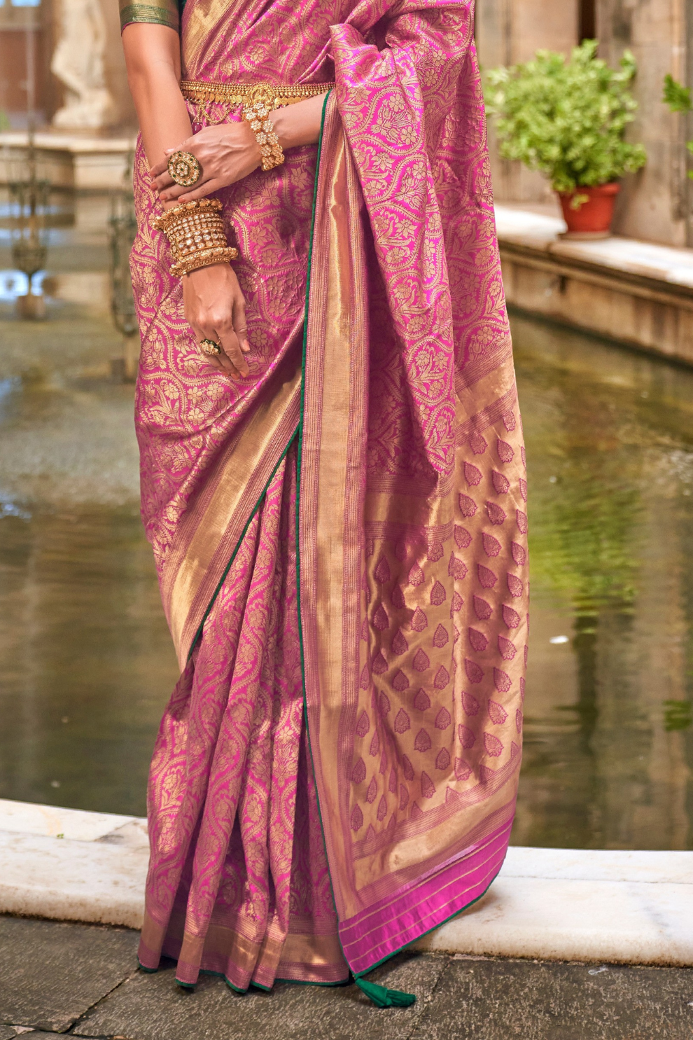 Royal Banarasi Silk Saree with Timeless Jacquard Weaves