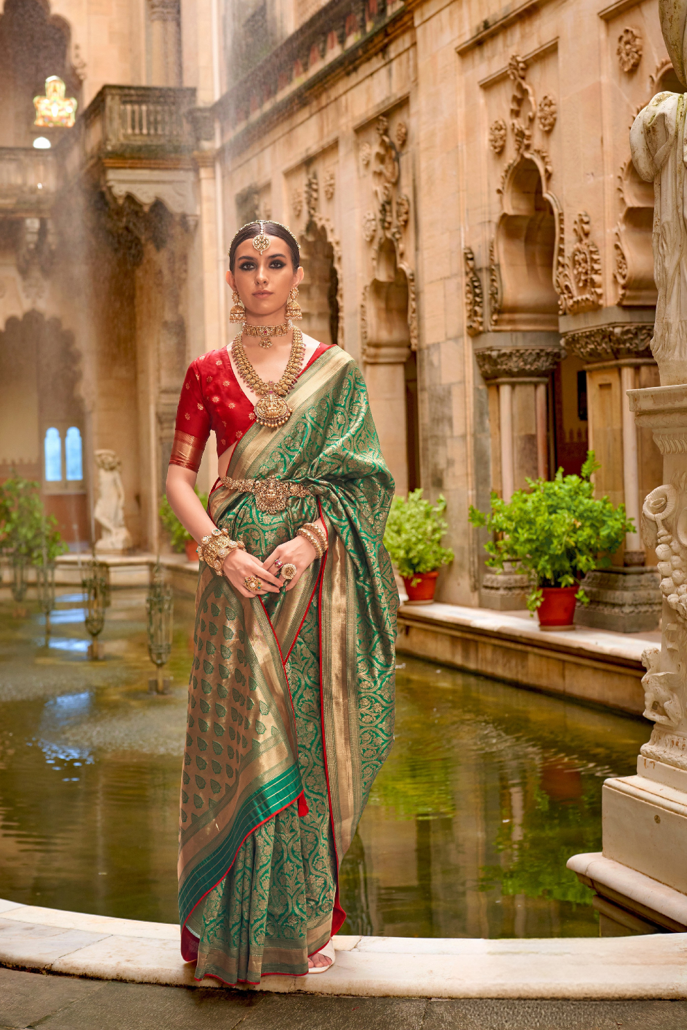 Royal Banarasi Silk Saree with Timeless Jacquard Weaves