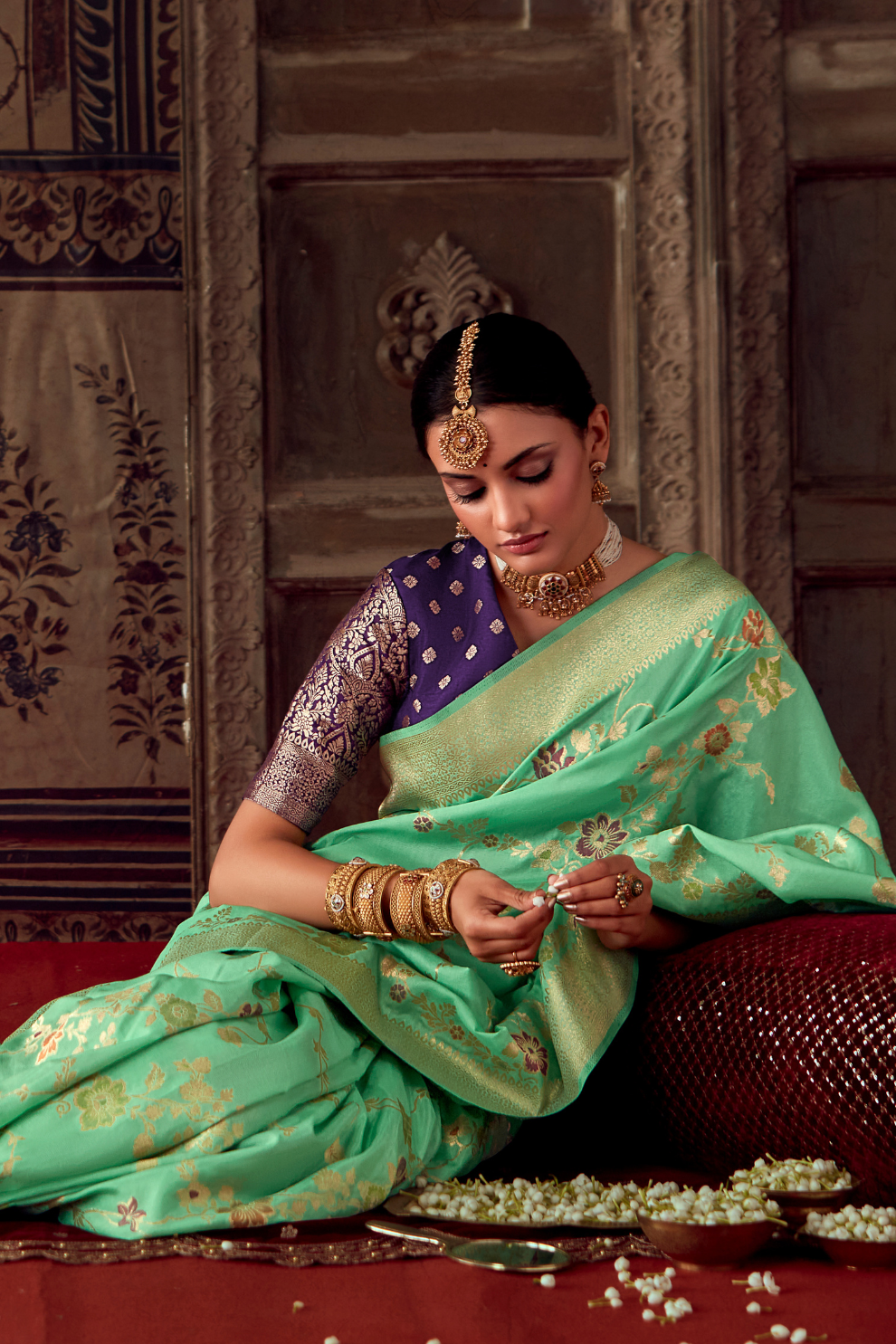 Banarasi Crepe Silk Saree with Zari Weaving Work