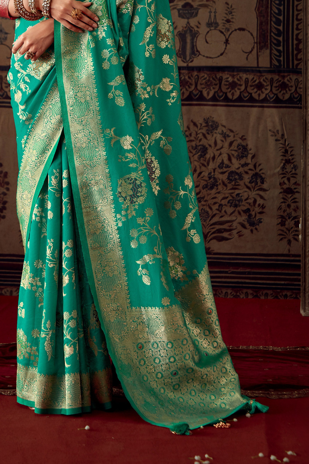 Banarasi Crepe Silk Saree with Zari Weaving Work