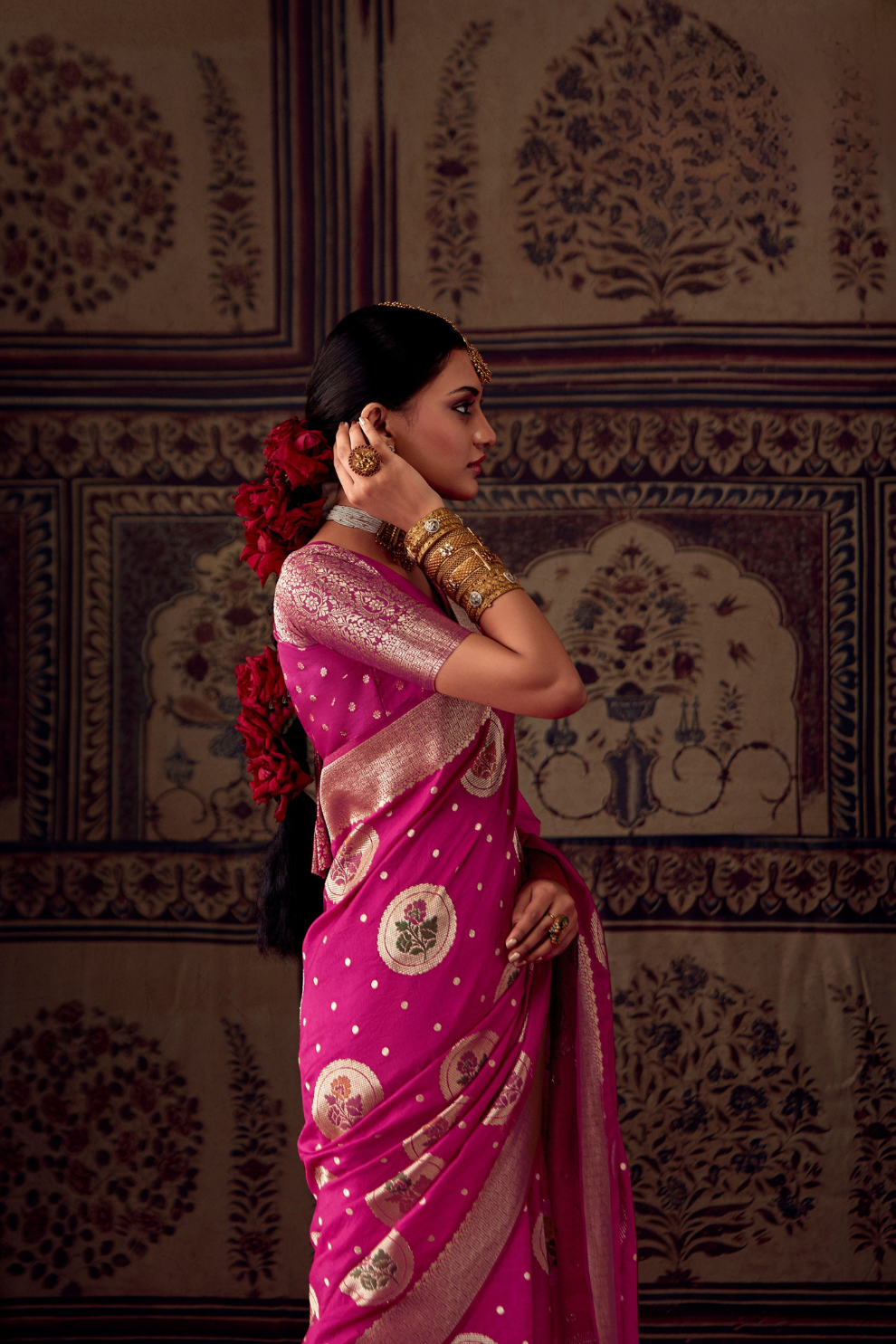 Banarasi Crepe Silk Saree with Zari Weaving Work