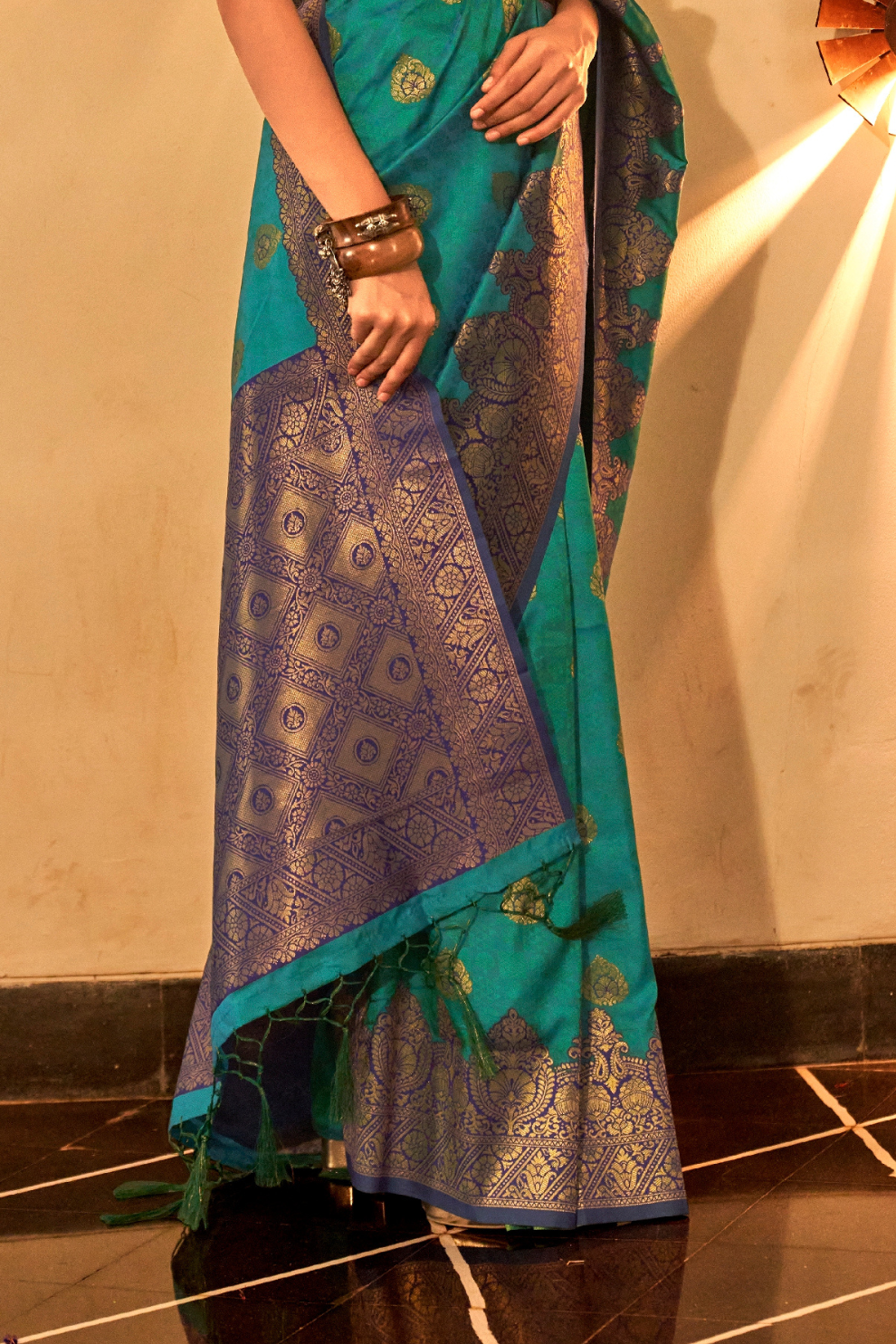 Chaap Handloom Weaving Silk Banarasi Saree with Traditional Charm