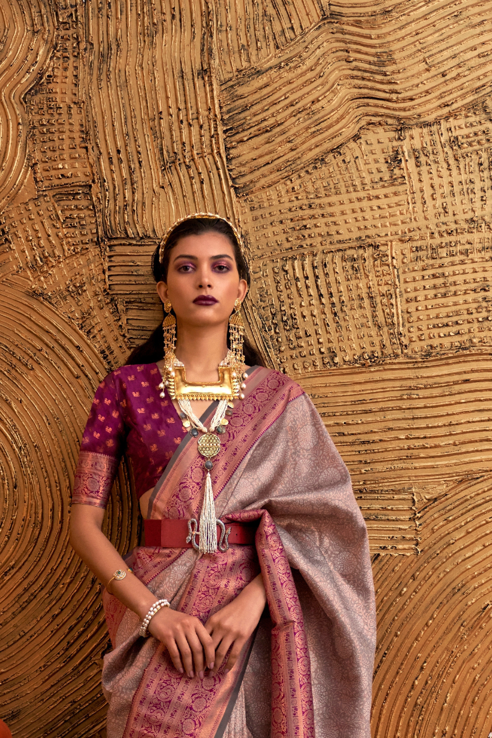 Elegant Handloom Woven Silk Saree with Classic Craftsmanship