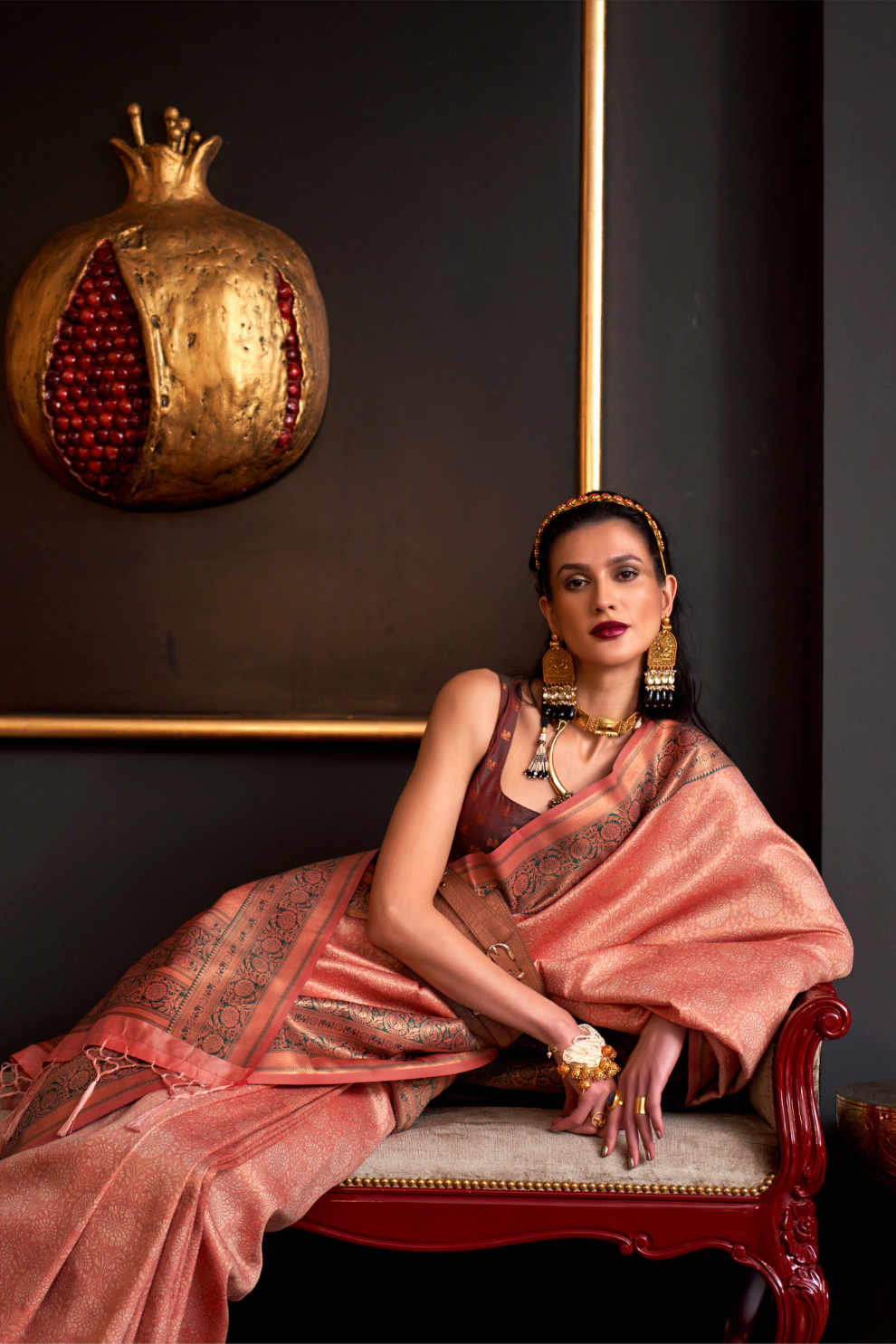 Elegant Handloom Woven Silk Saree with Classic Craftsmanship