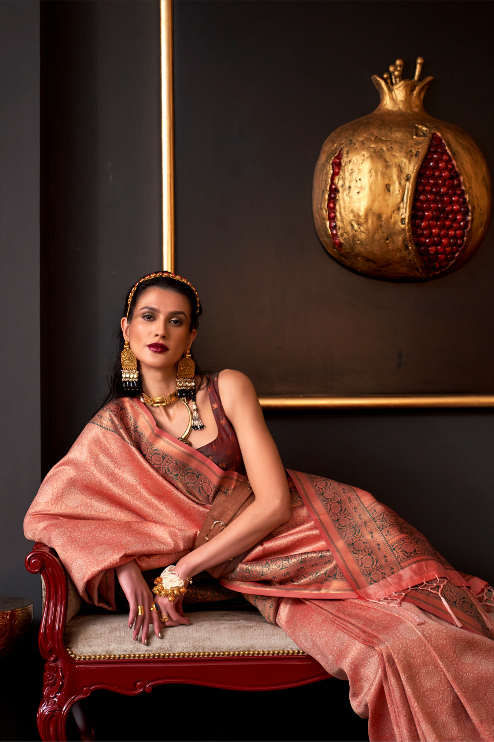 Elegant Handloom Woven Silk Saree with Classic Craftsmanship