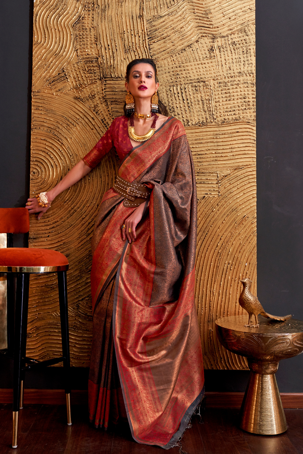 Elegant Handloom Woven Silk Saree with Classic Craftsmanship