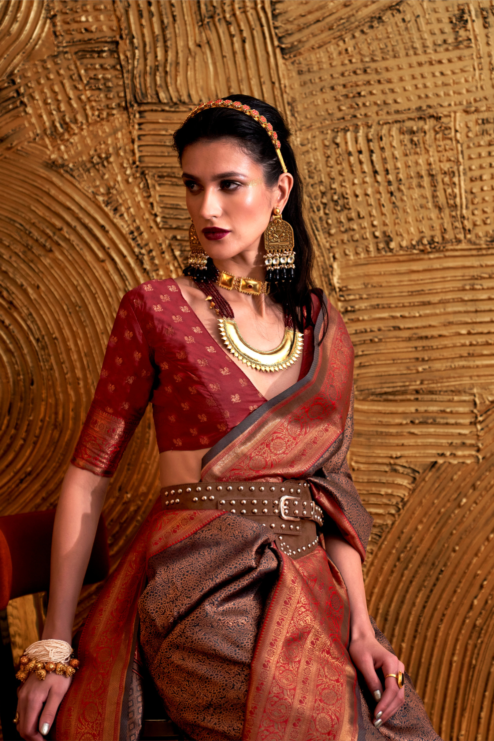 Elegant Handloom Woven Silk Saree with Classic Craftsmanship