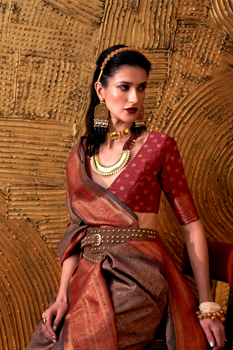 Elegant Handloom Woven Silk Saree with Classic Craftsmanship
