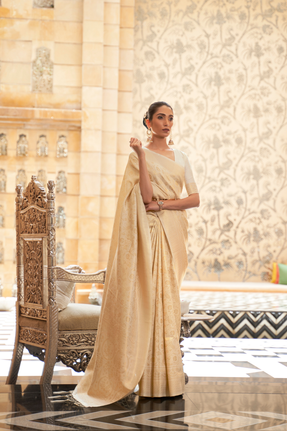 Royal Kanjivaram Silk Saree with Classic Zari Weaving Work