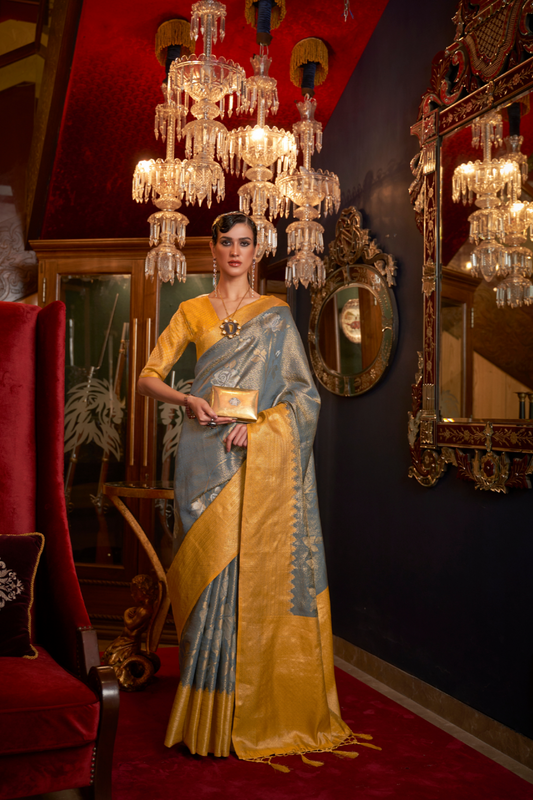 Traditional Handloom Saree with Elegant Weaving Patterns