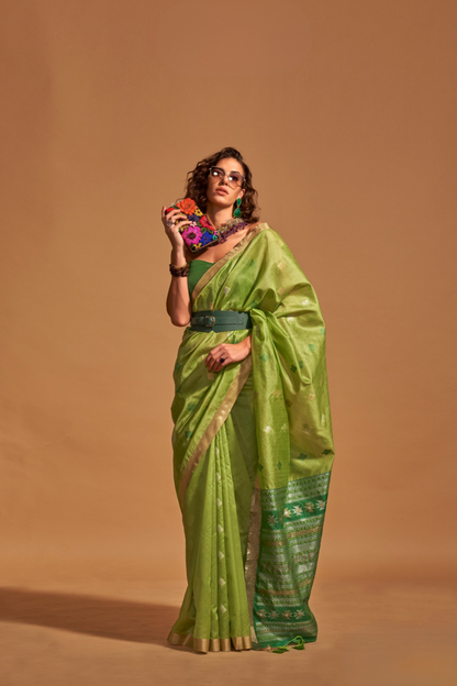 Handloom Weaving Silk Saree with Elegant Designer Finish