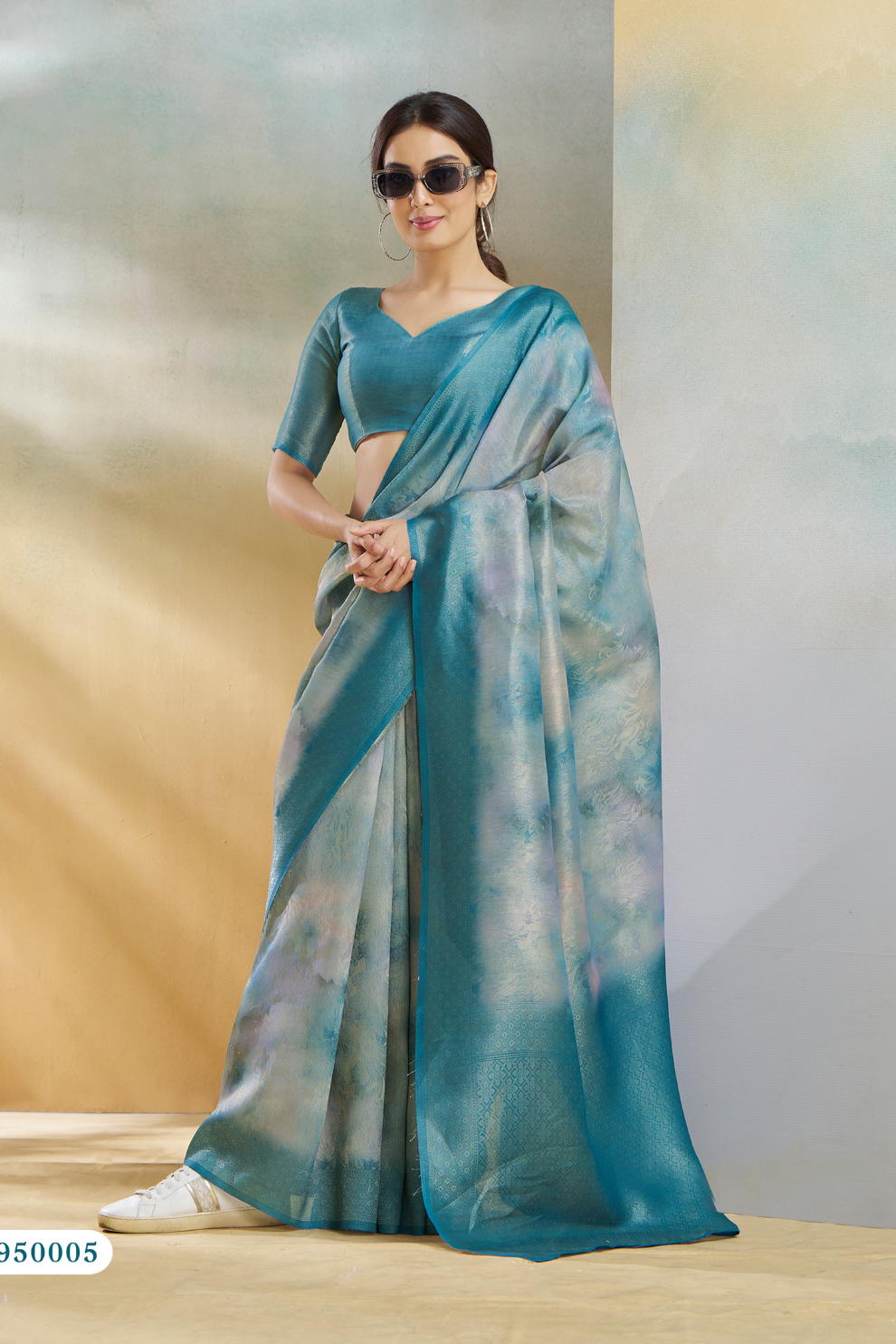 Handloom Weaving Silk – Heritage Craft in Every Thread - LaVante Fashion