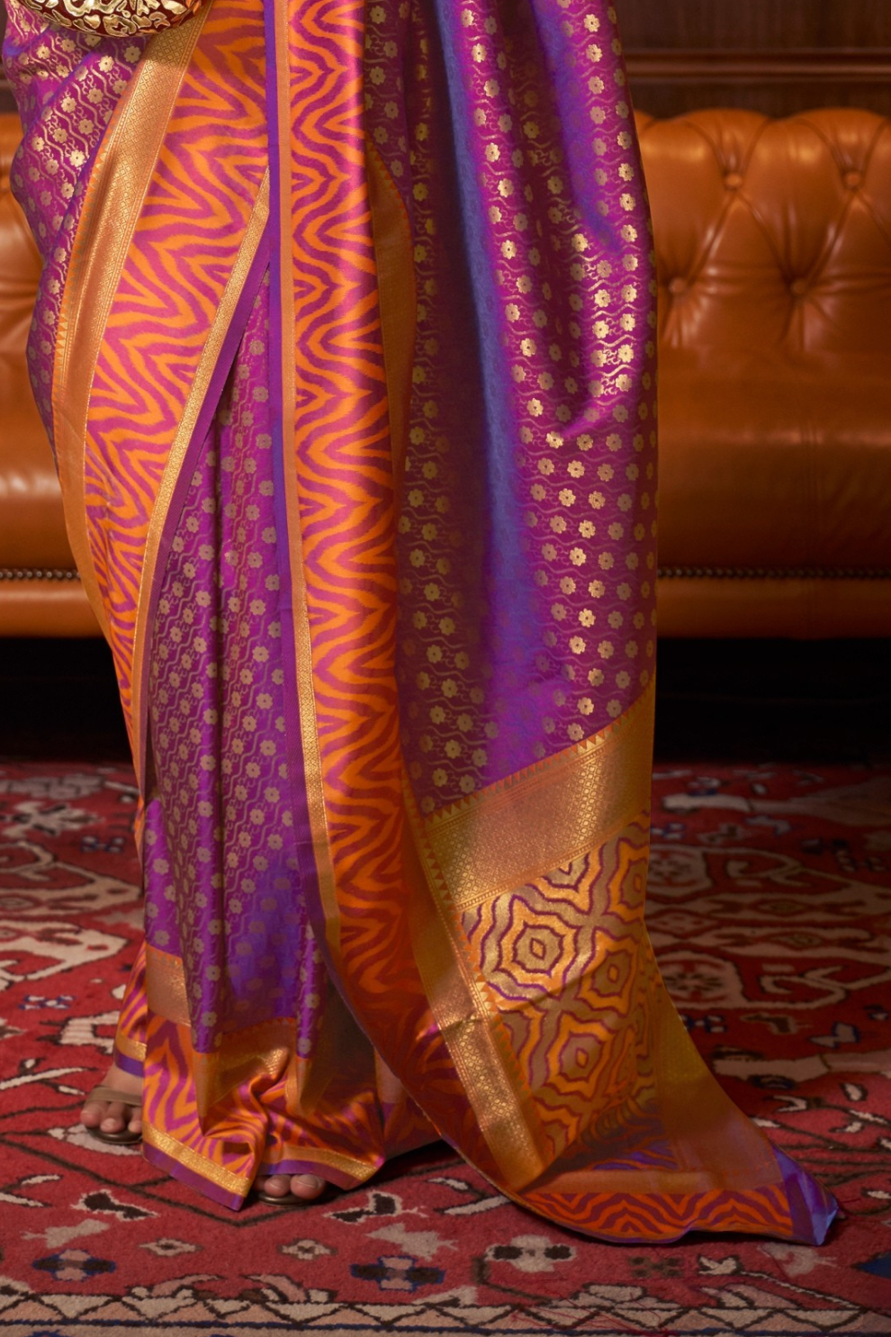 Elegant Handloom Saree with Traditional Zari Weaving