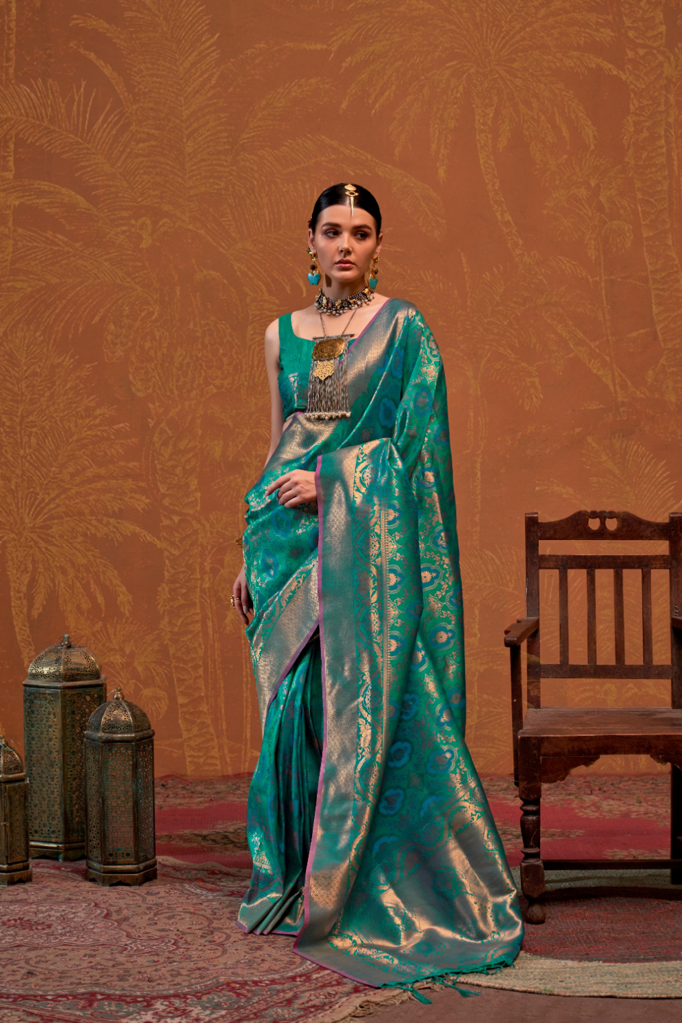 Gracefully Woven Pure Handloom Silk Drape Saree