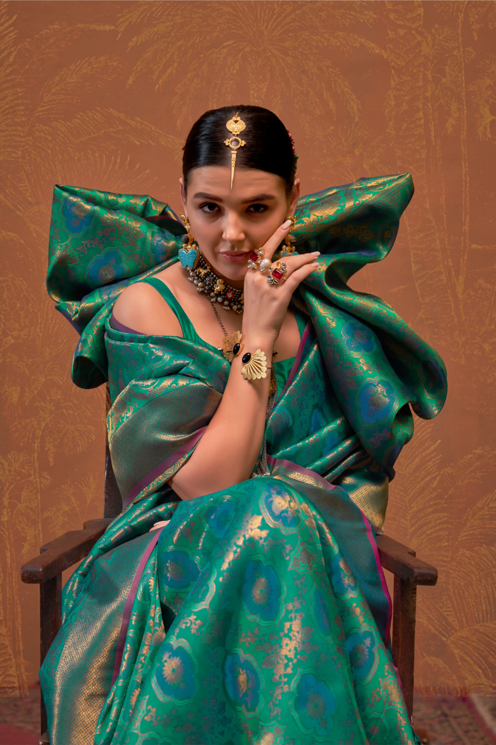 Gracefully Woven Pure Handloom Silk Drape Saree