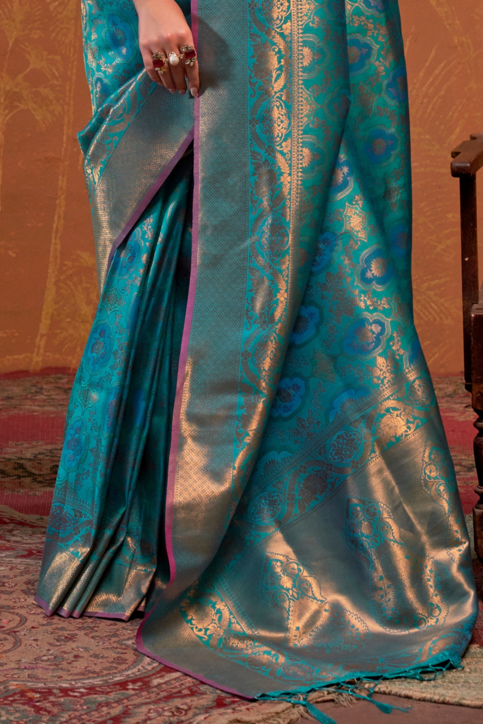 Gracefully Woven Pure Handloom Silk Drape Saree
