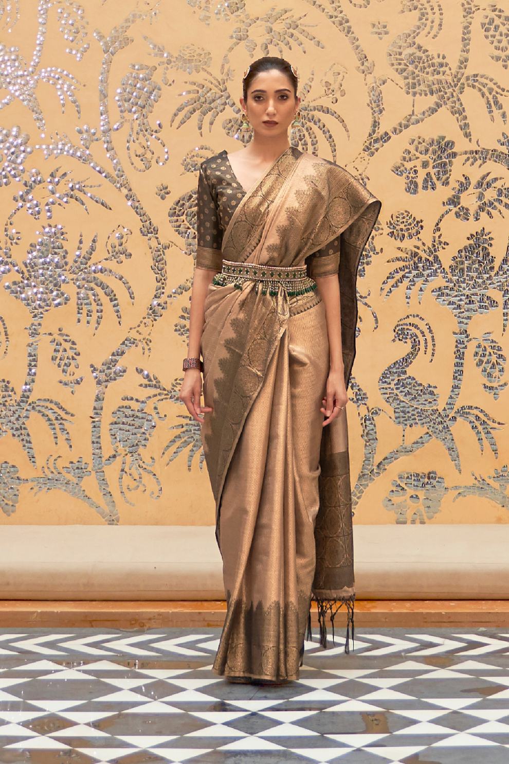 Lustrous Kanjivaram Saree with Authentic Silk and Zari Work
