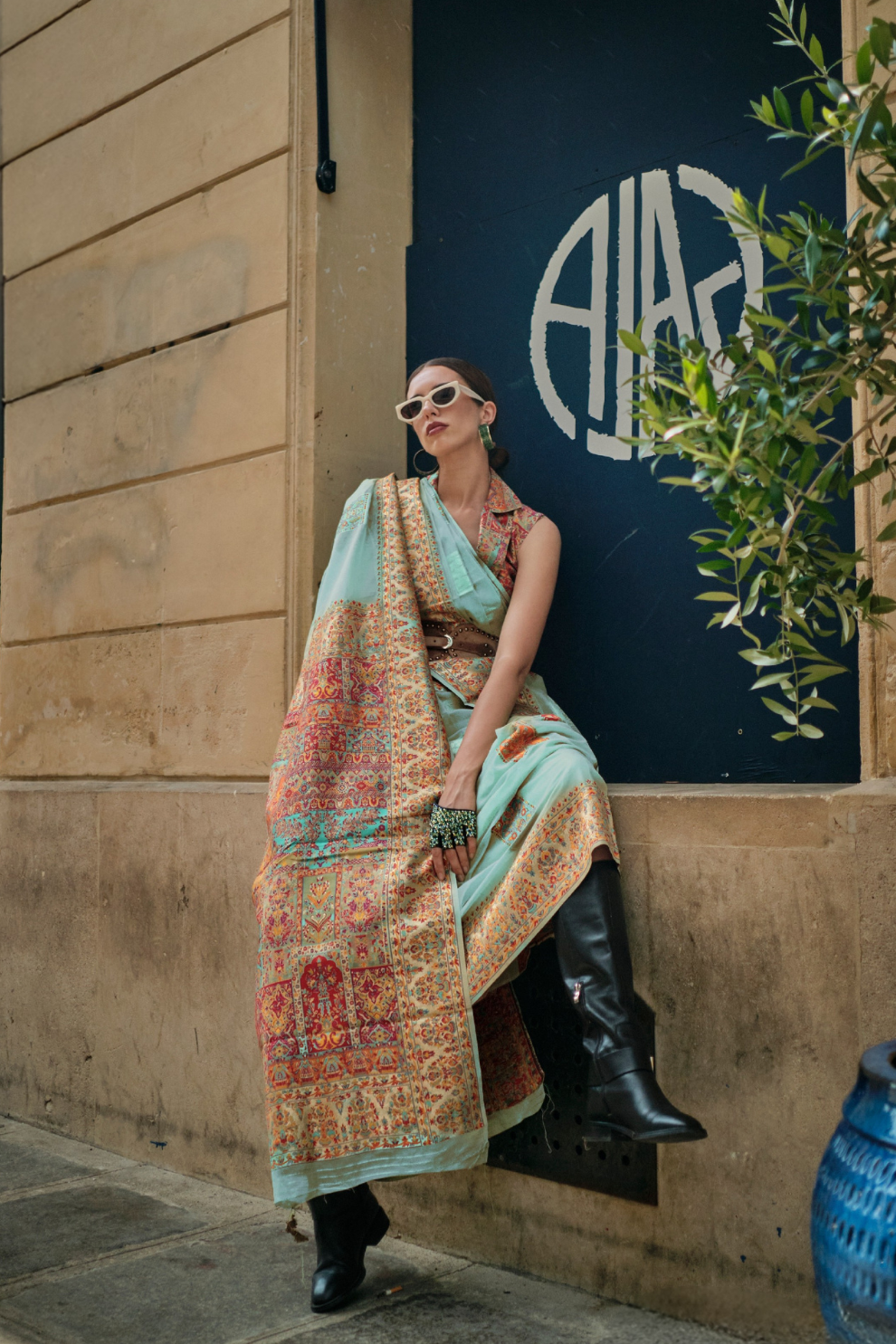 Kashmiri Modal Handloom Weaving Saree with Intricate Traditional Patterns