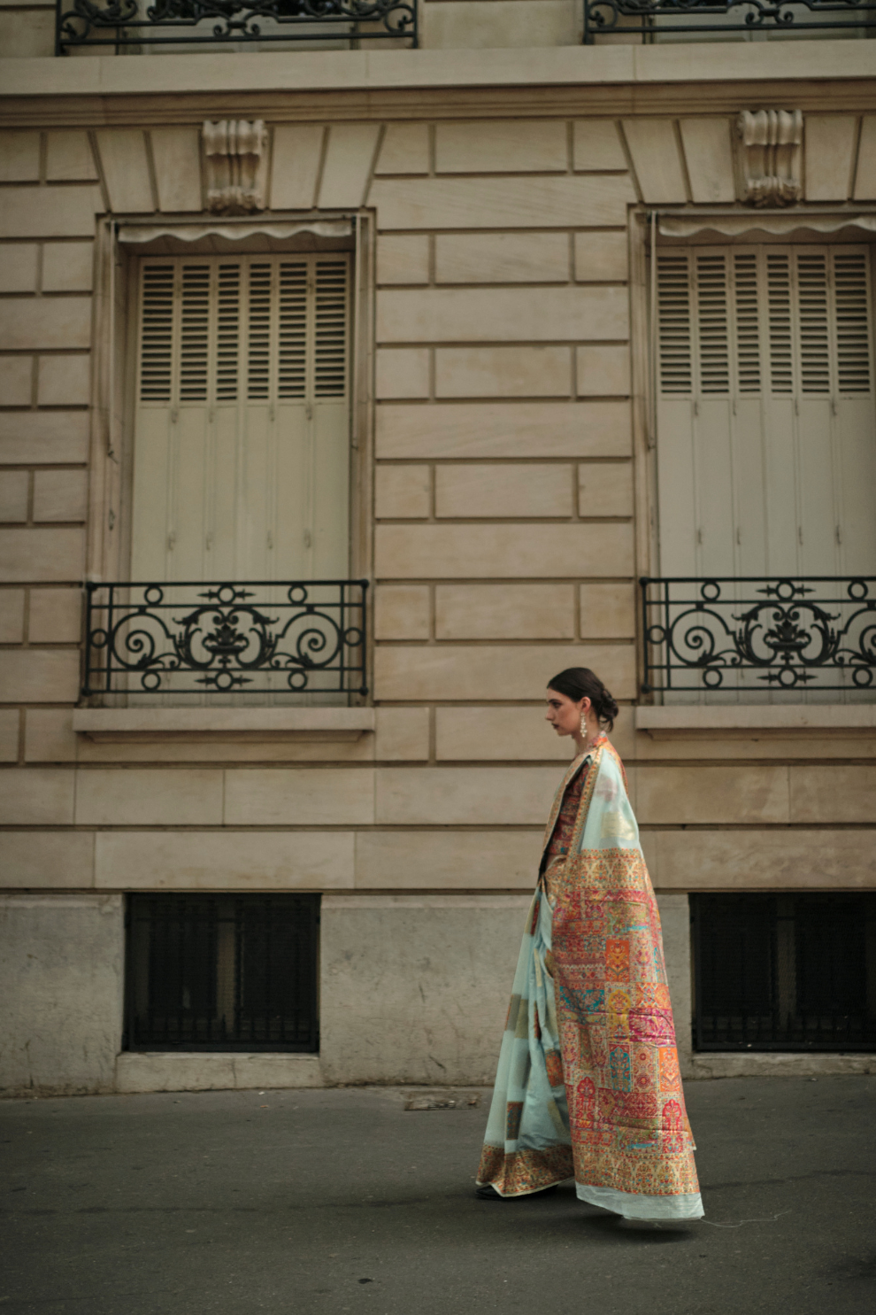 Kashmiri Modal Handloom Weaving Saree with Intricate Traditional Patterns