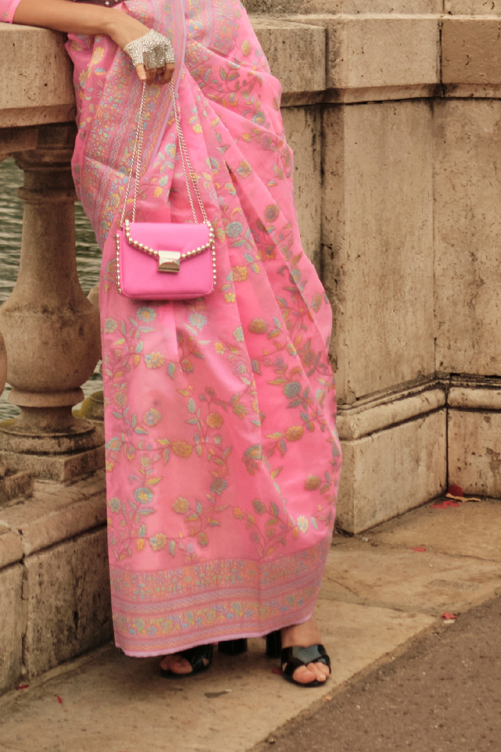 Kashmiri Organza Saree with Intricate Weaving Elegance