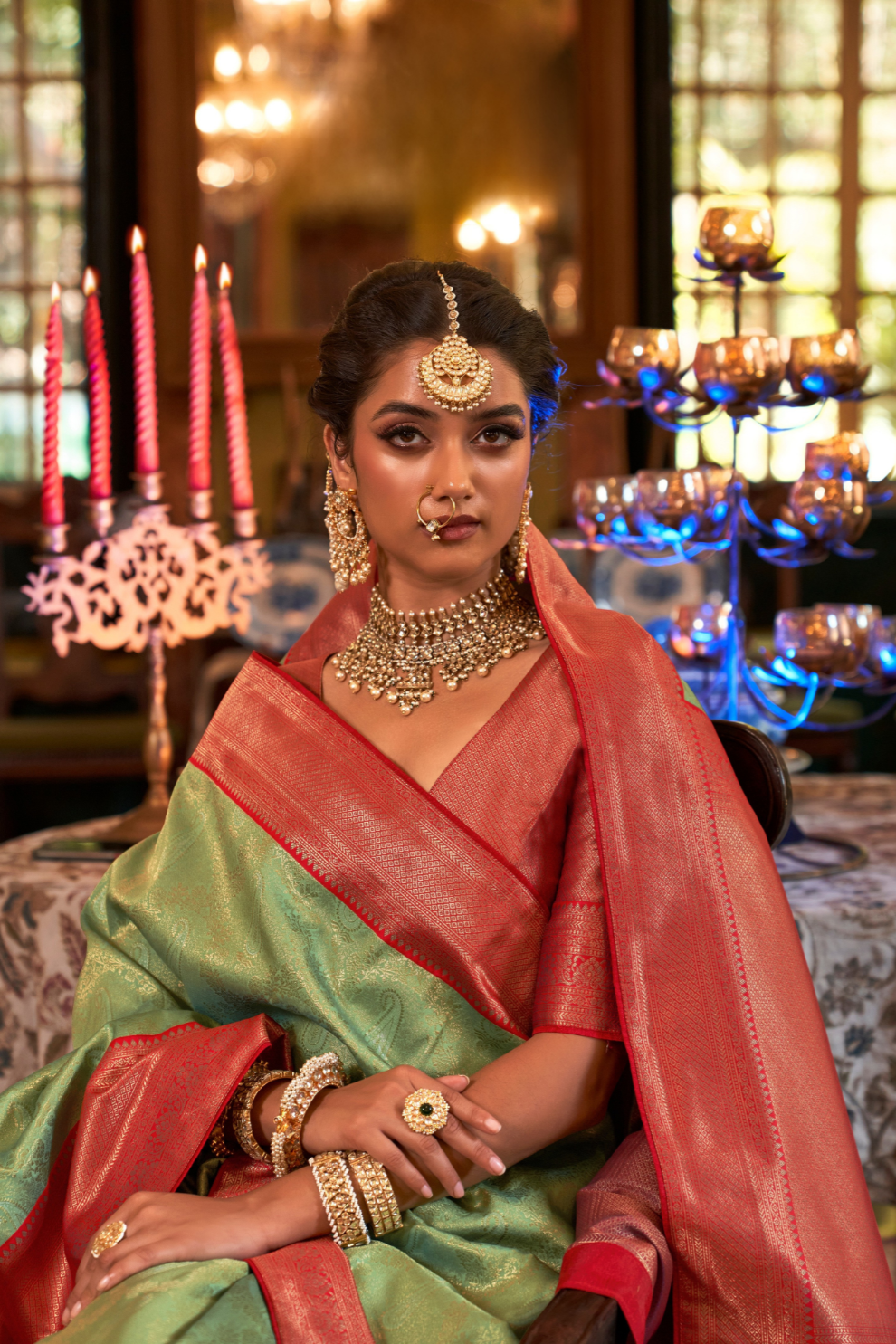 Graceful Kanjeevaram Silk Blend Saree with Motif Work