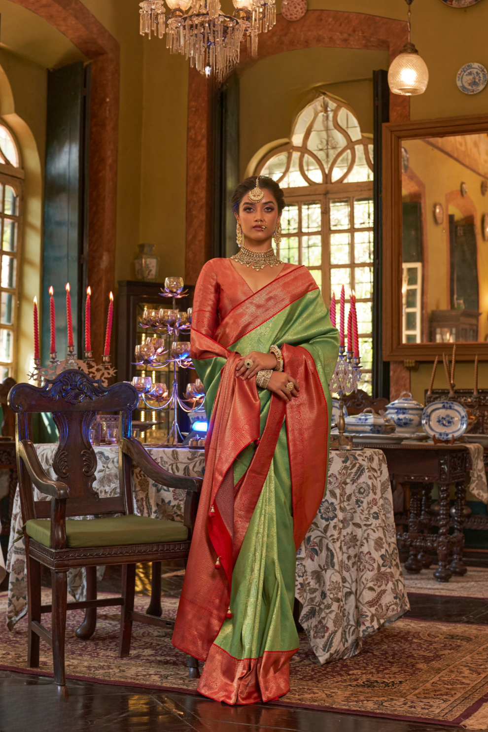 Graceful Kanjeevaram Silk Blend Saree with Motif Work