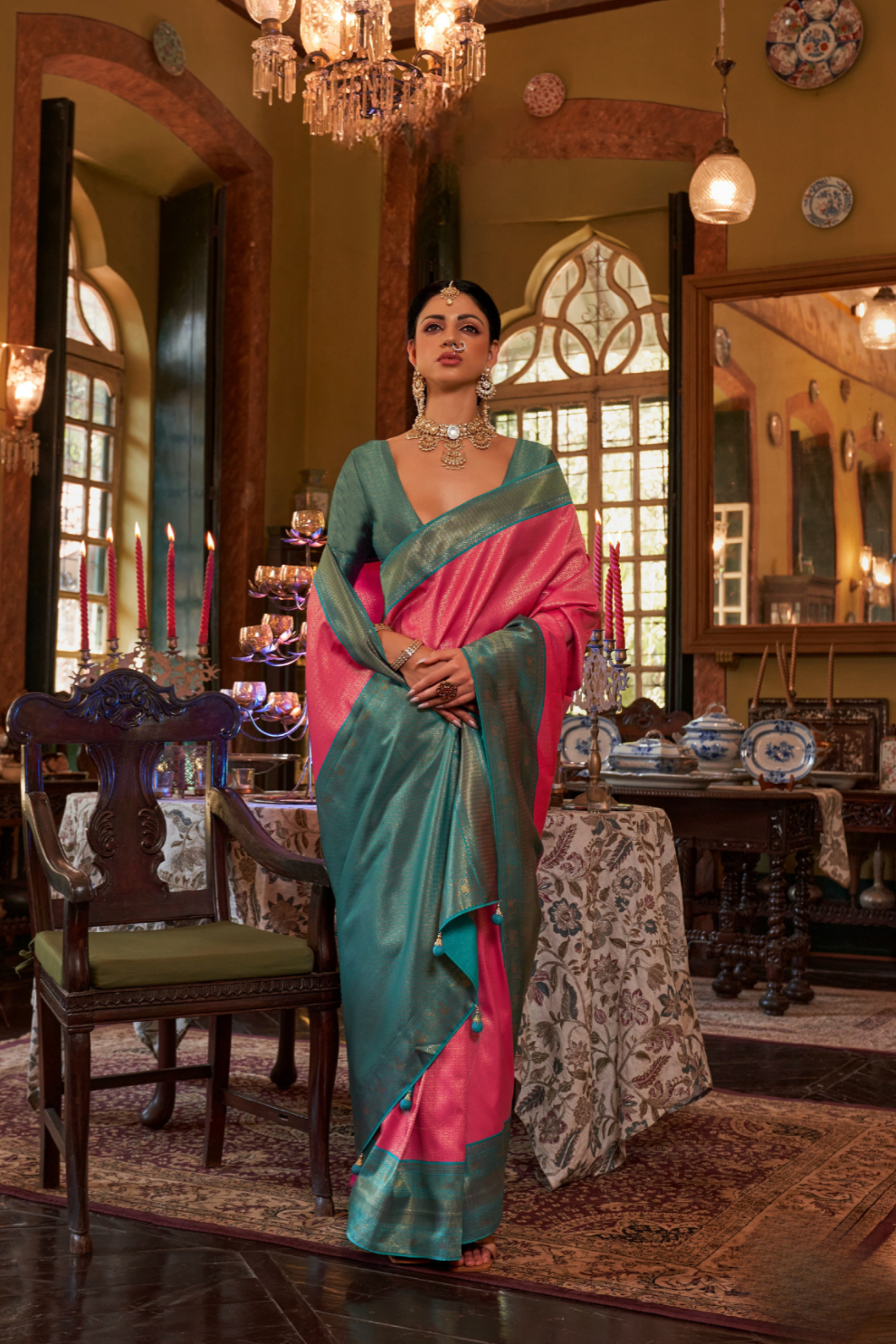 Graceful Kanjeevaram Silk Blend Saree with Motif Work