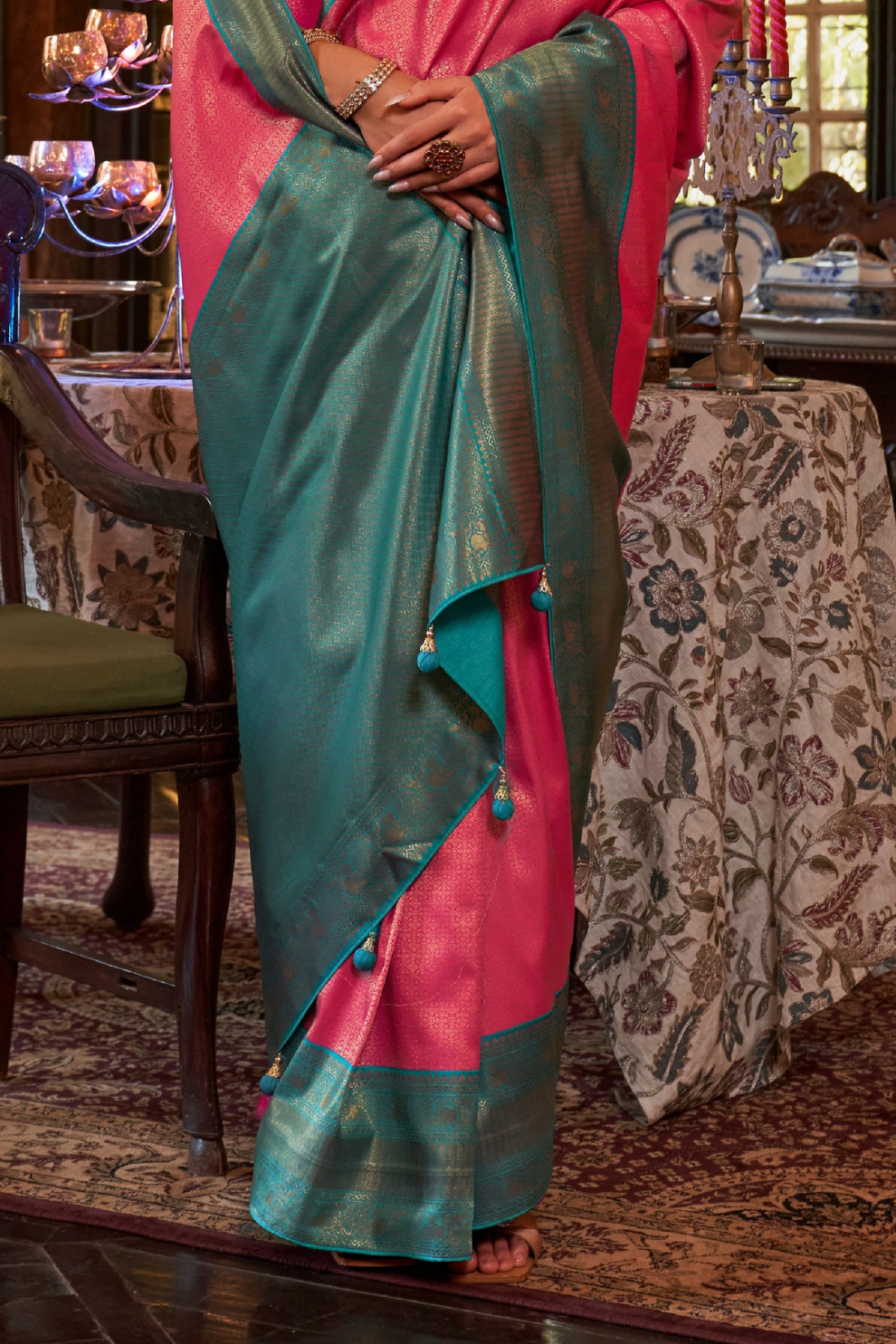 Graceful Kanjeevaram Silk Blend Saree with Motif Work