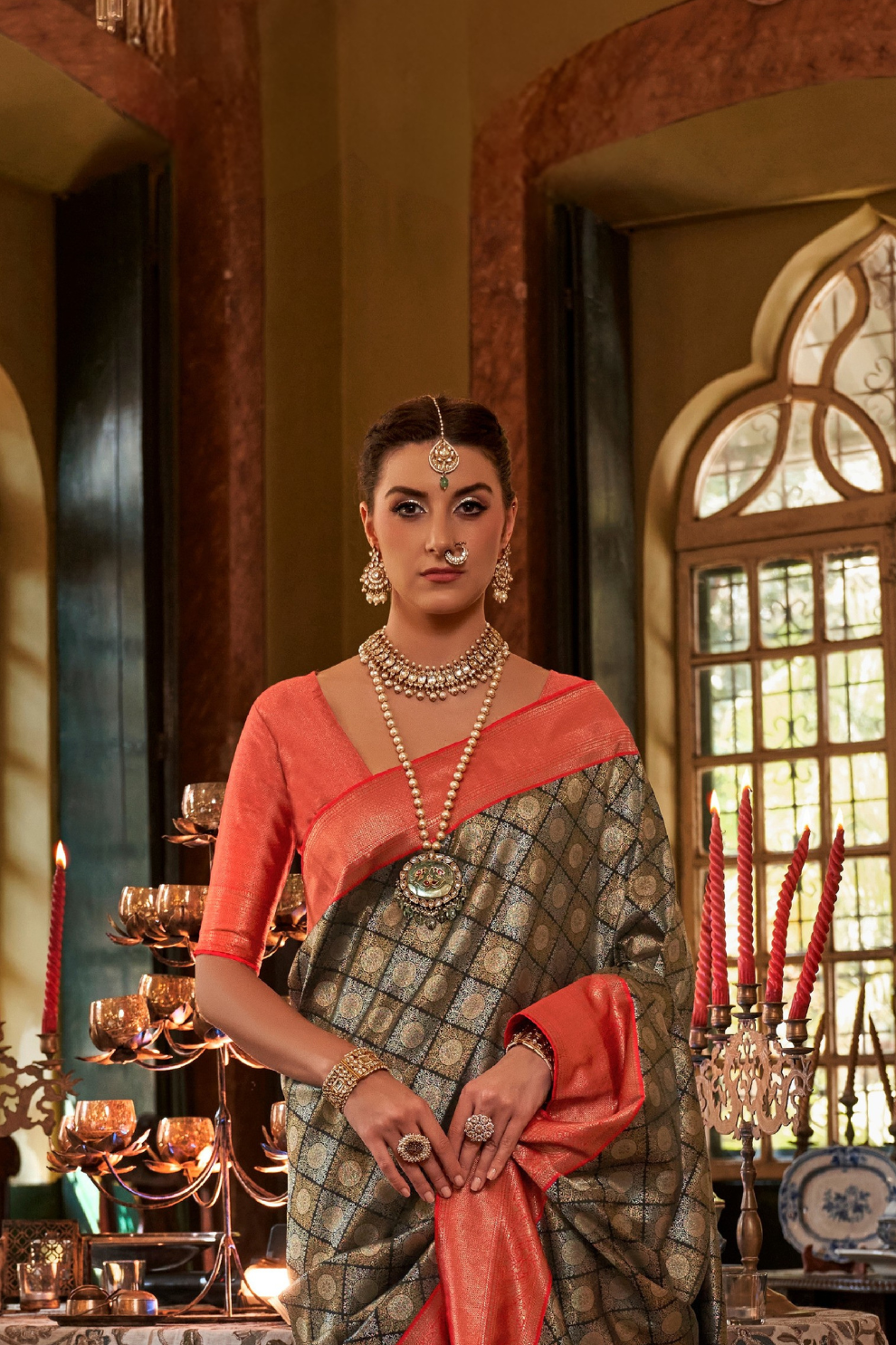 Graceful Kanjeevaram Silk Blend Saree with Motif Work