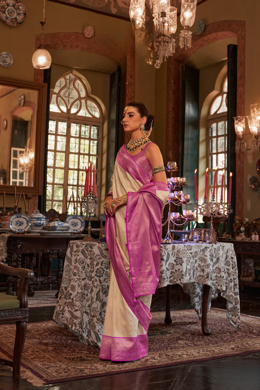 Graceful Kanjeevaram Silk Blend Saree with Motif Work