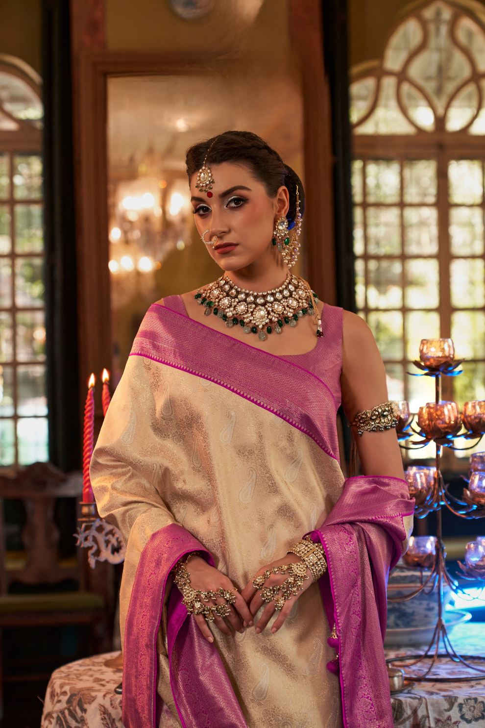 Graceful Kanjeevaram Silk Blend Saree with Motif Work