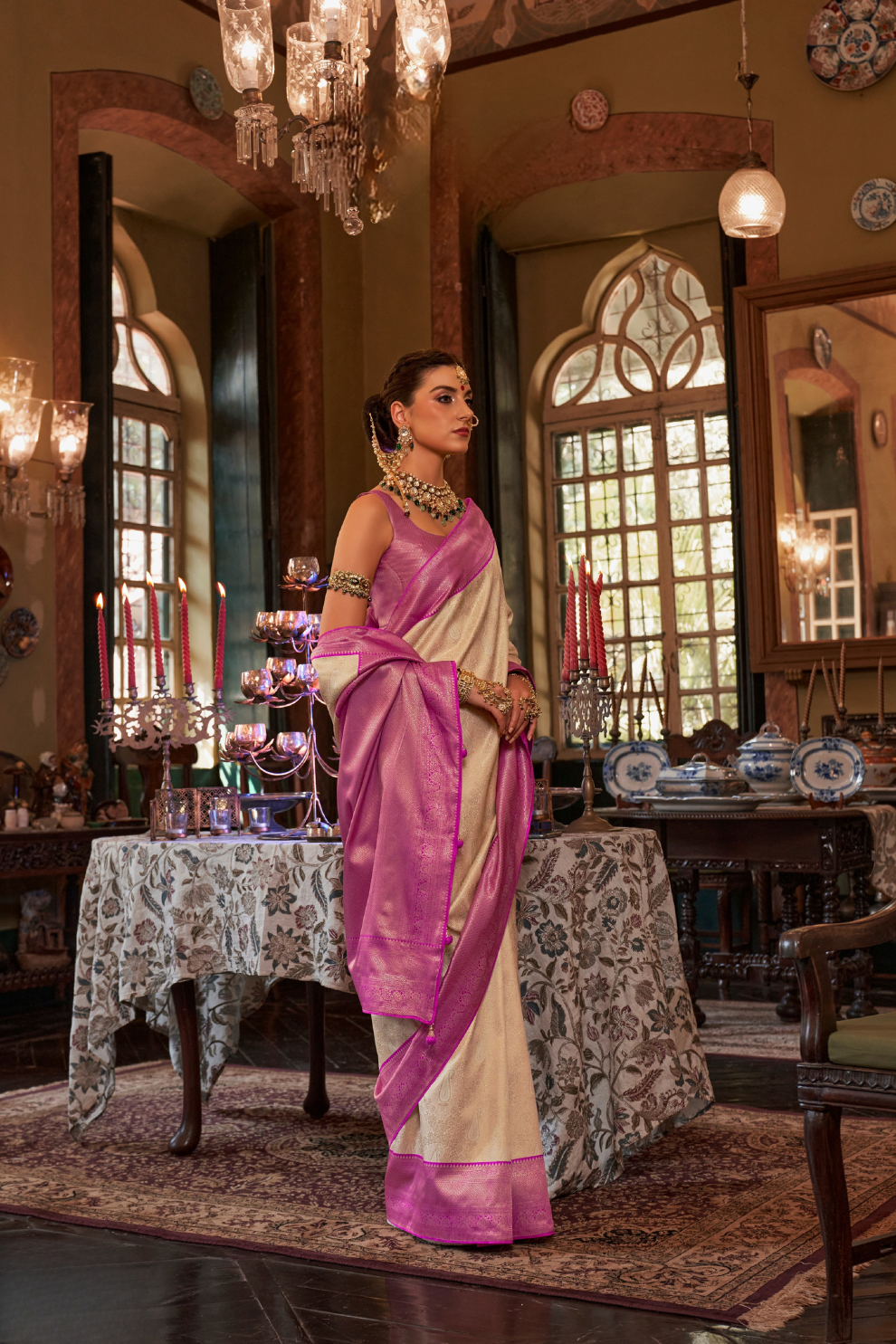 Graceful Kanjeevaram Silk Blend Saree with Motif Work