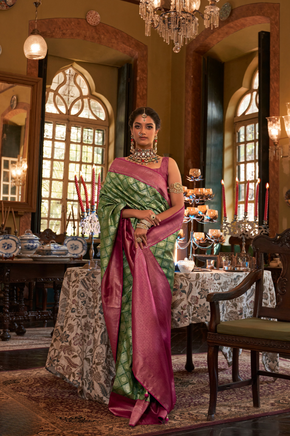 Graceful Kanjeevaram Silk Blend Saree with Motif Work