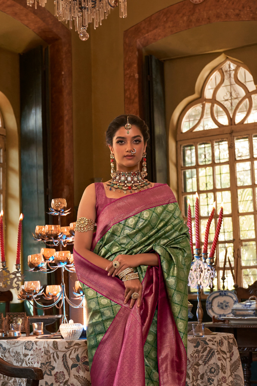 Graceful Kanjeevaram Silk Blend Saree with Motif Work