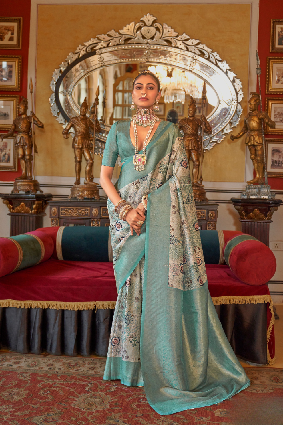 Traditional Woven Silk Blend Saree in Kanjivaram Design