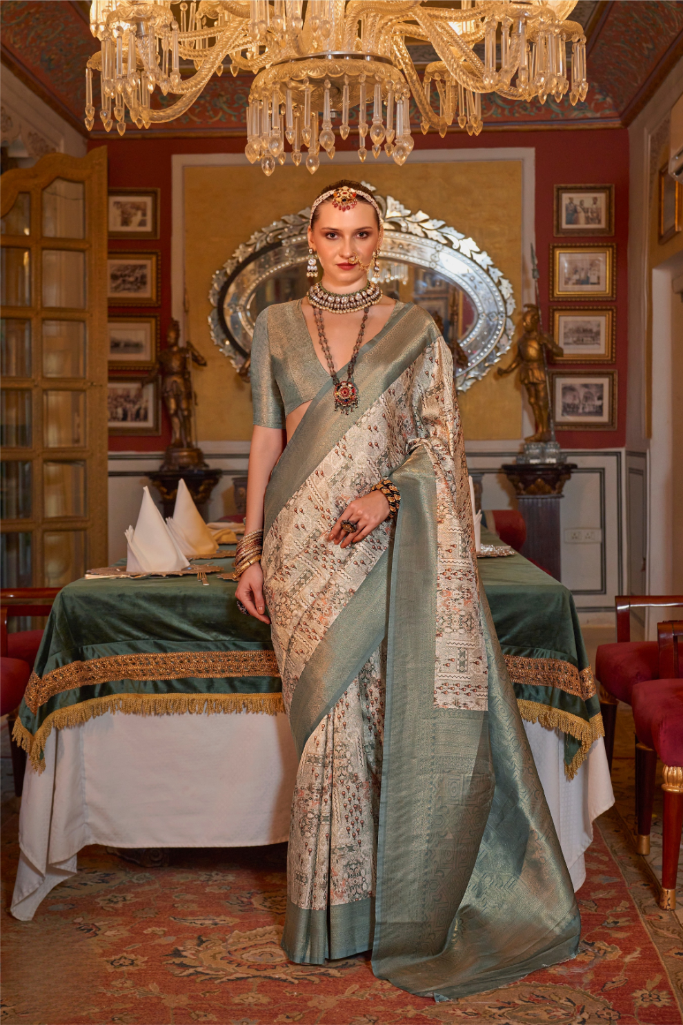 Elegant Silk Blend Saree with Kanjivaram Weave