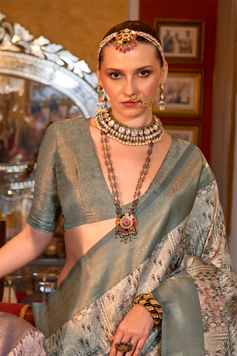 Elegant Silk Blend Saree with Kanjivaram Weave