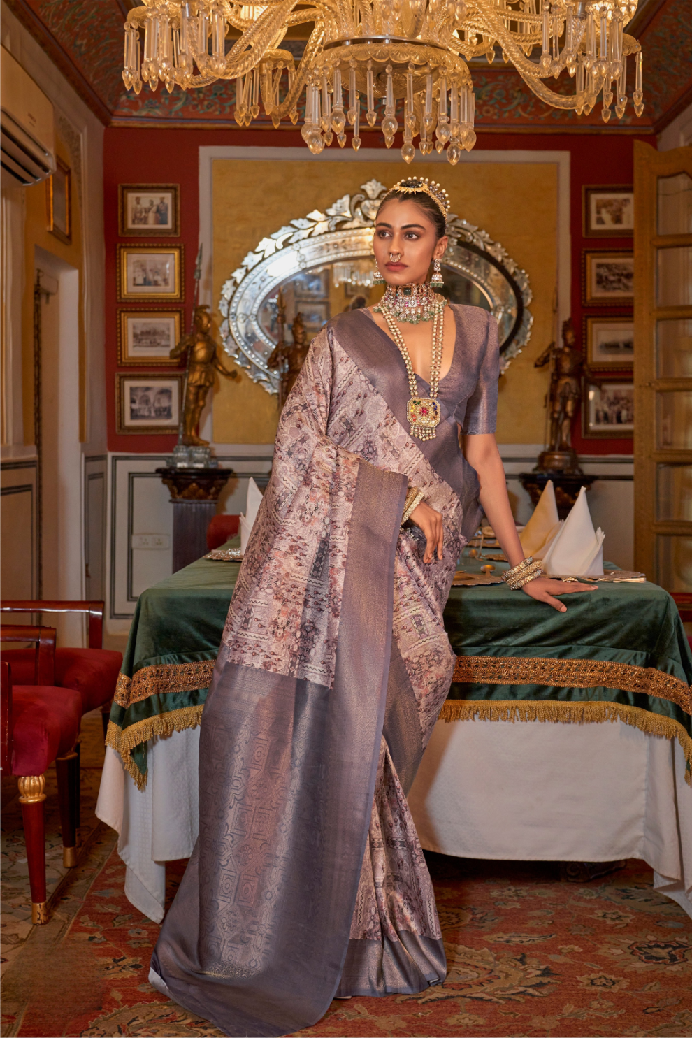 Elegant Silk Blend Saree with Kanjivaram Weave