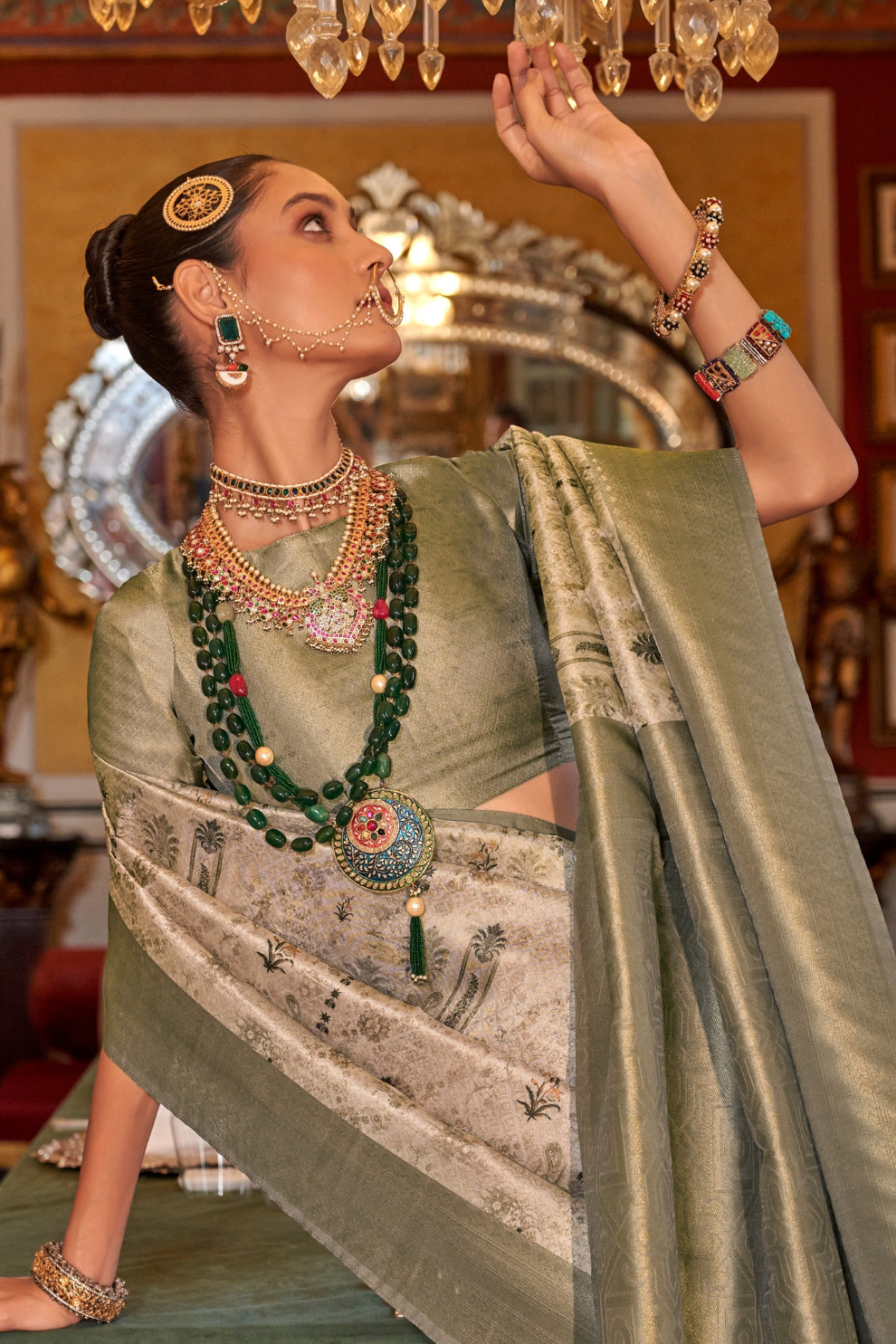 Elegant Silk Blend Saree with Kanjivaram Weave