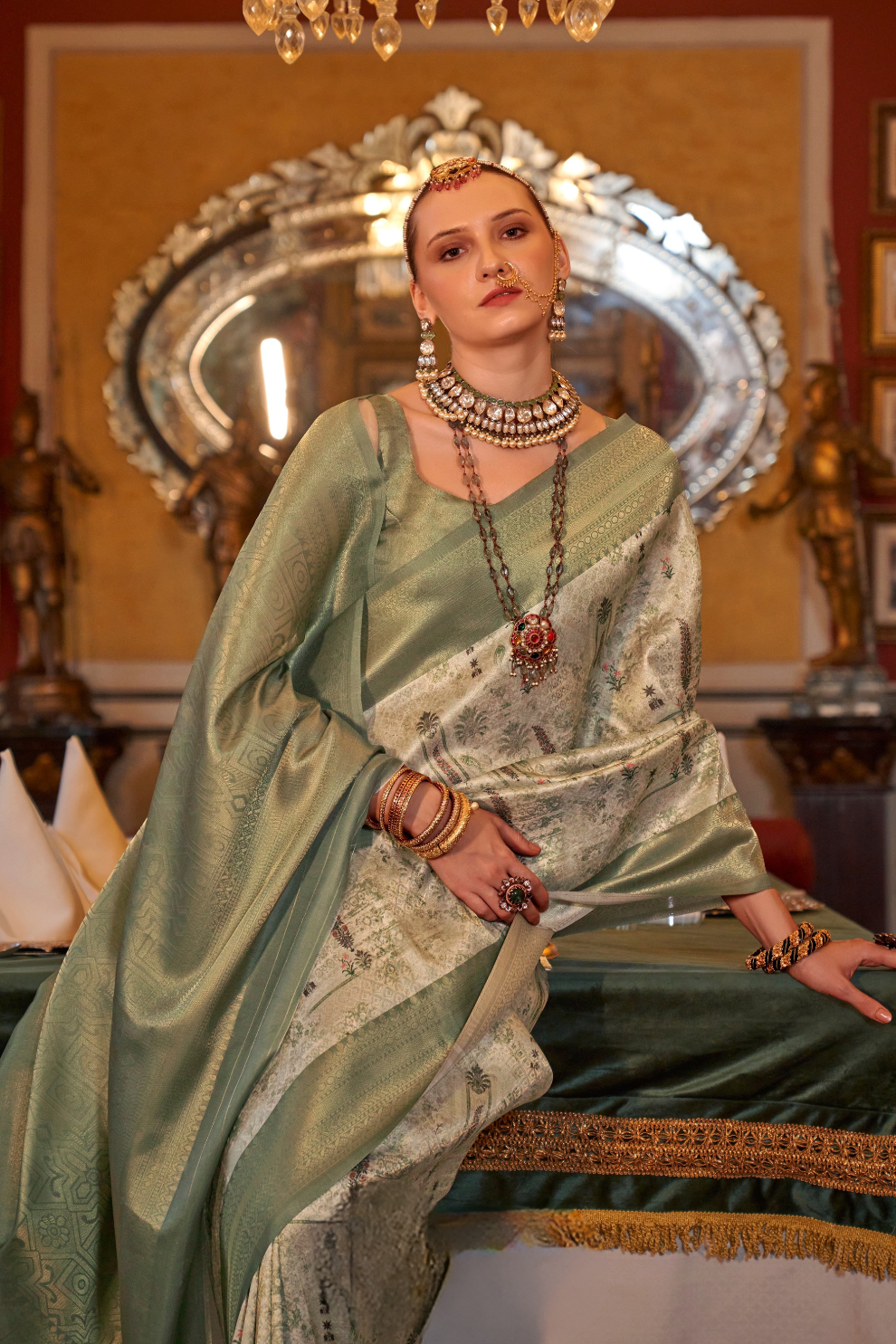 Elegant Silk Blend Saree with Kanjivaram Weave