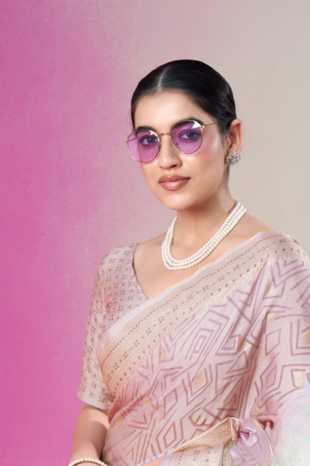 Luxury Georgette Saree Featuring Burnout Detailing