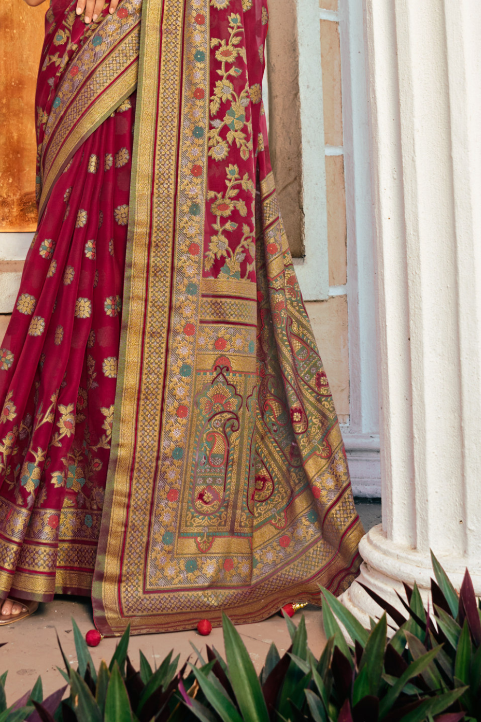 Luxury Polyester Viscose Georgette Saree with Burnout Traditional Design - LaVante Fashion