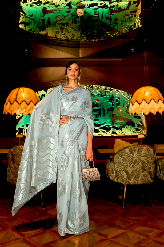 Elegant Handloom Saree with Traditional Woven Design