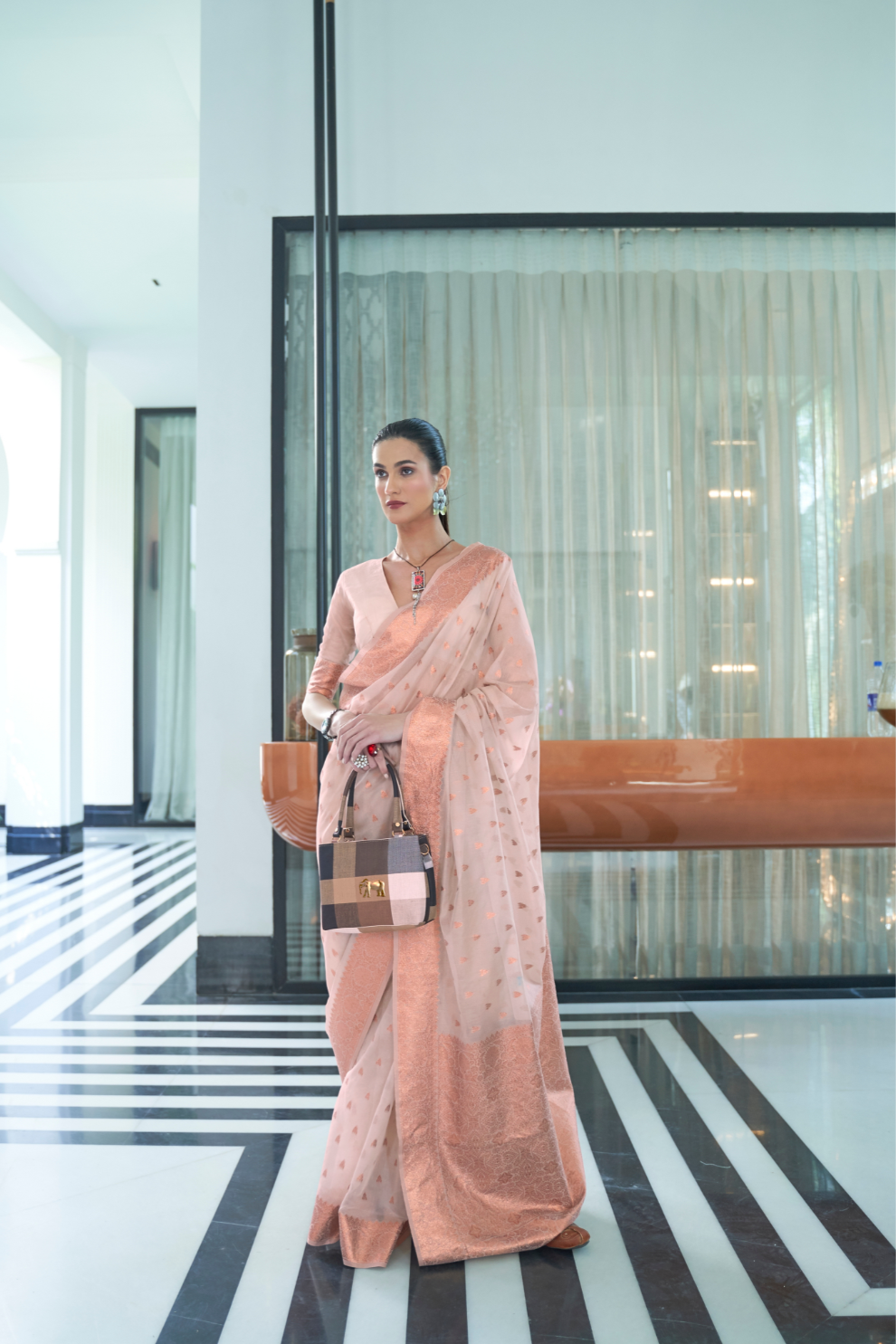 Elegant Mukaish Saree with Traditional Handloom Weaving