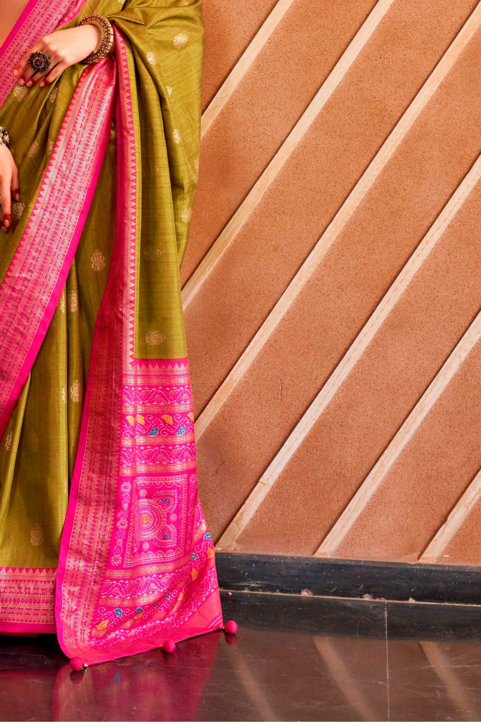 Regal Peshwai Paithani Silk Saree with Traditional Zari Weave